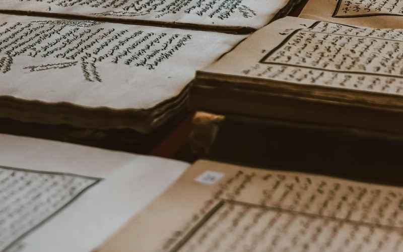 Epoki literackie po kolei najważniejsze cechy. Historia, najważniejsze fakty i przewodnik