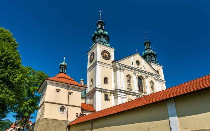 Kalwaria Zebrzydowska zabytki i plan zwiedzania. Historia, najważniejsze fakty i przewodnik